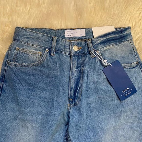 NWT BERSHKA DENIM Women 90s Straight Baggy Fit Jeans in Light Blue Waist 29" - Picture 9 of 10
